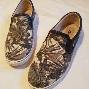Ugg Slip on sneakers